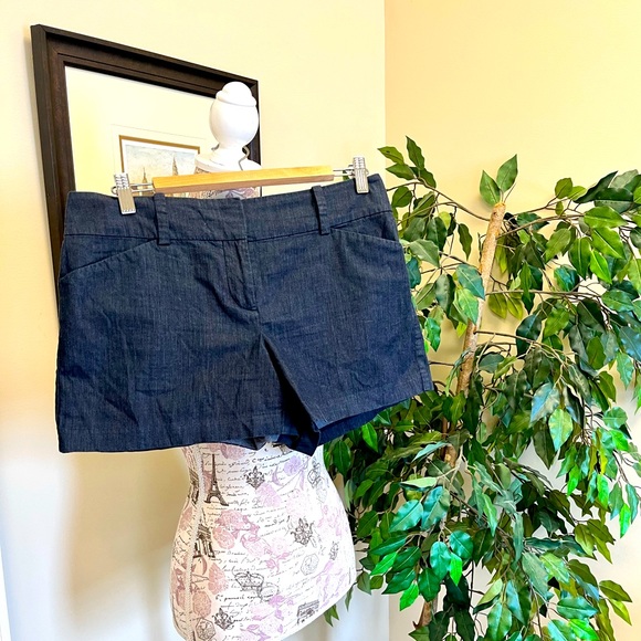 Ann Taylor Signature Petite Shorts Size 6P - Picture 1 of 2